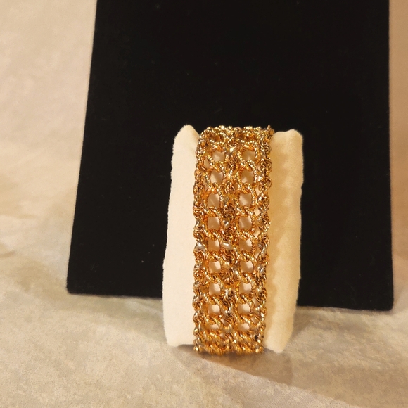 12KGF Chain Bracelet w/ Safety Clasp... Classic! - Picture 2 of 5